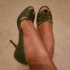 Hilfiger open toe pumps